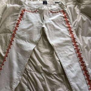 Lucky Brand White Detailed Cropped Jeans